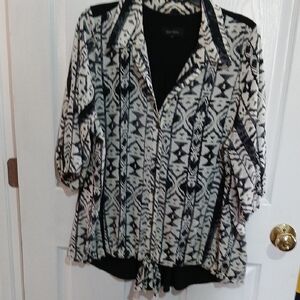 Karen Kane Black and White Geometric Blouse